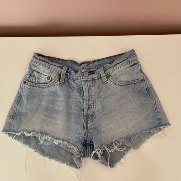 Levi’s 501 shorts - size 25 - Picture 1 of 5
